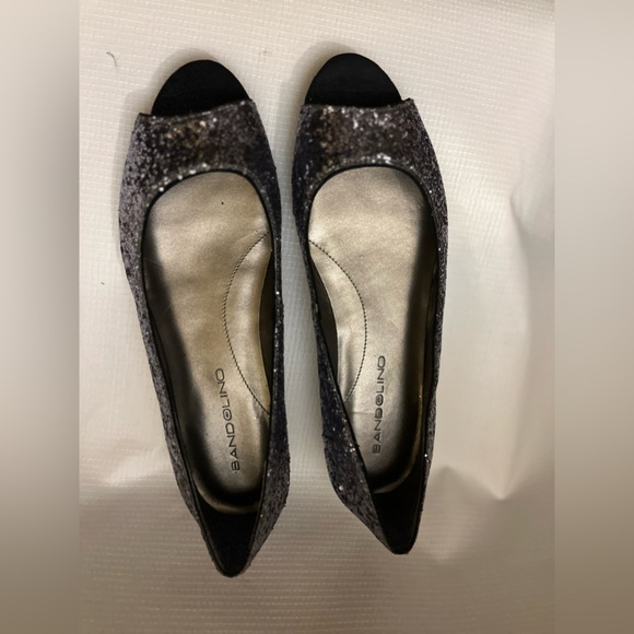Bandolino Silver Peep Toe Shoes 6.5. New with box - Picture 2 of 4